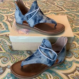 Very G Blue tie dye sandals NEW